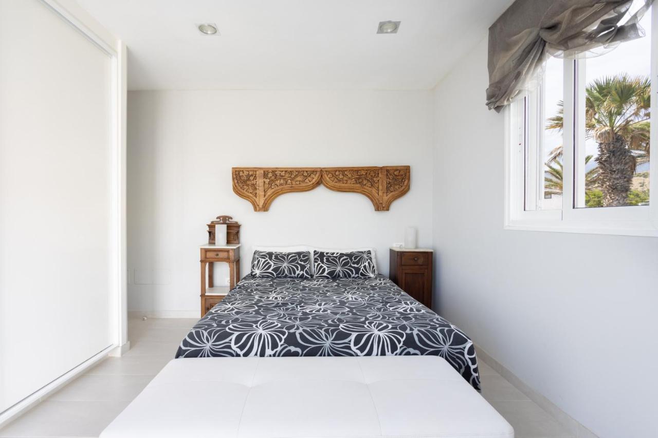 Luxury Frontline Poris De Abona Villa Exterior photo