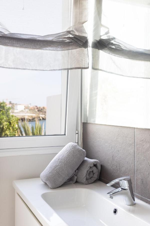 Luxury Frontline Poris De Abona Villa Exterior photo